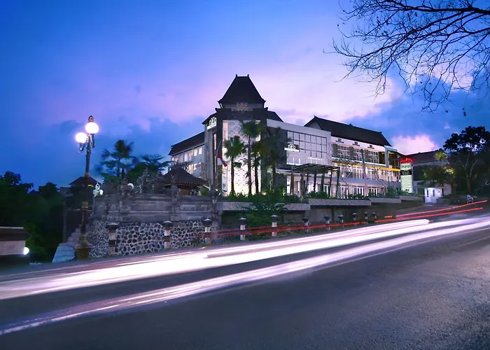 Hotel with pool: Neo Denpasar By Aston