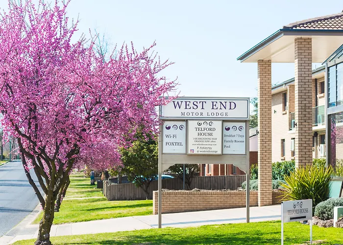 Motel: West End Motor Lodge