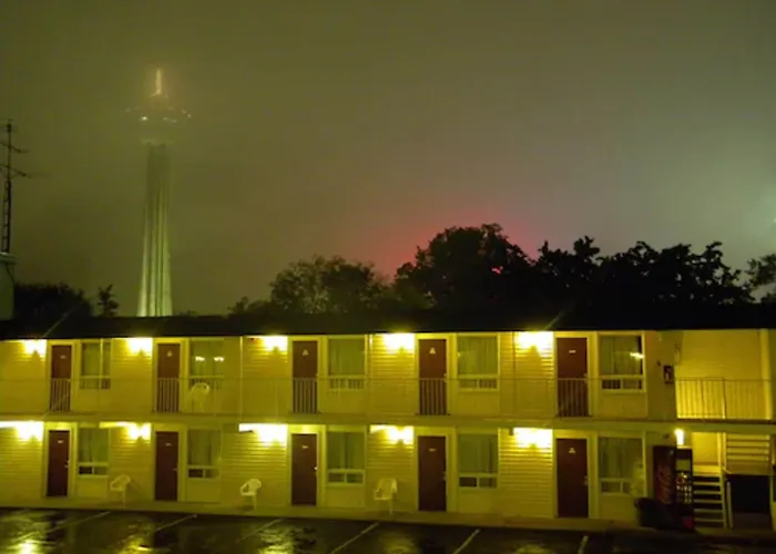 Family Hotel: Fairway Inn By The Falls