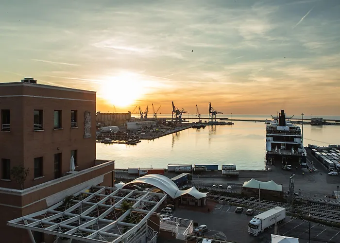SeePort Hotel