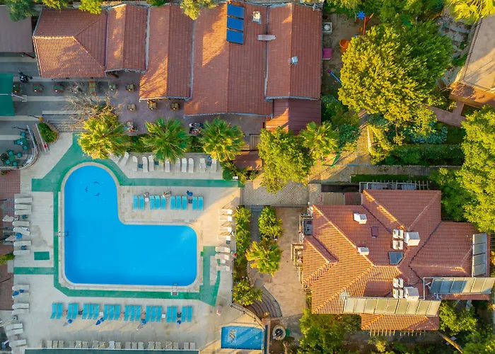 Hôtel avec piscine: Club Pink Palace Hotel