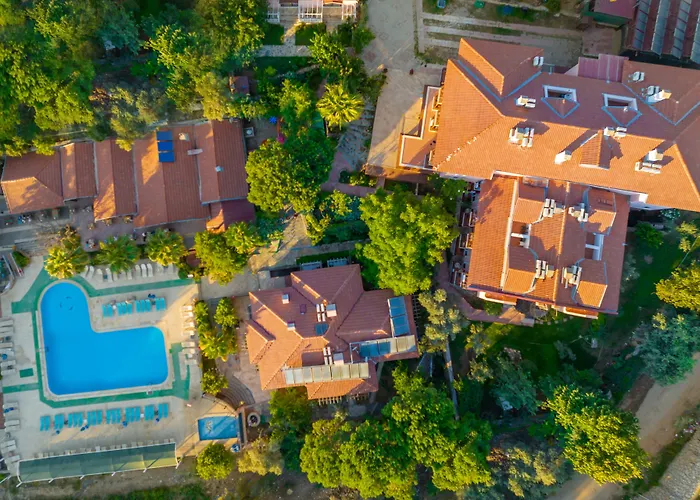 Hôtel avec piscine: Club Pink Palace Hotel