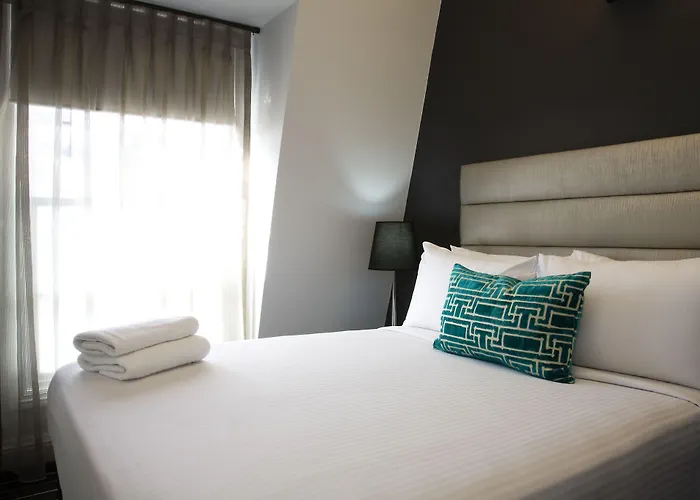 Cheap hotel: Hotel Challis Potts Point