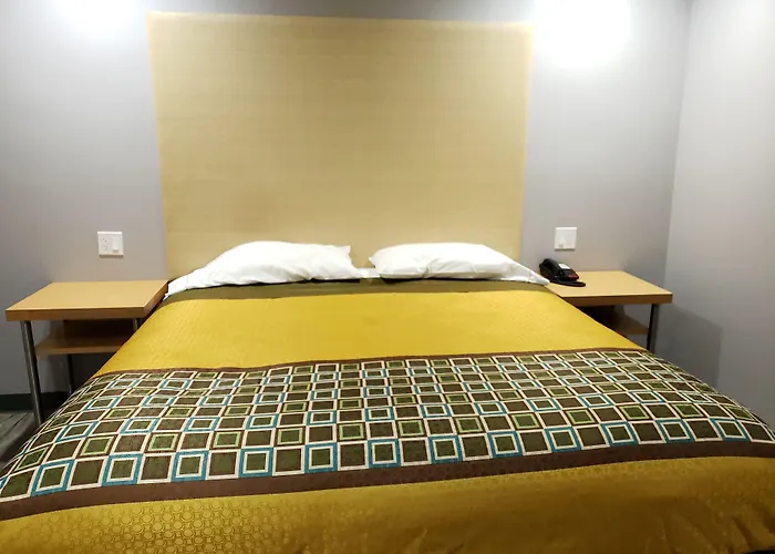 Hotel perto da faculdade: Regal Inn