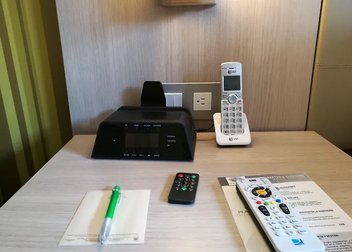 Plaza Suites