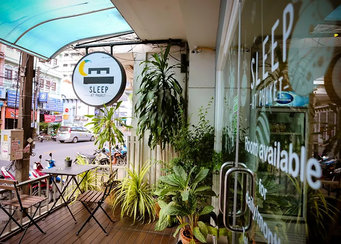 Bed and Breakfast Sleep At Phuket Sha Plus