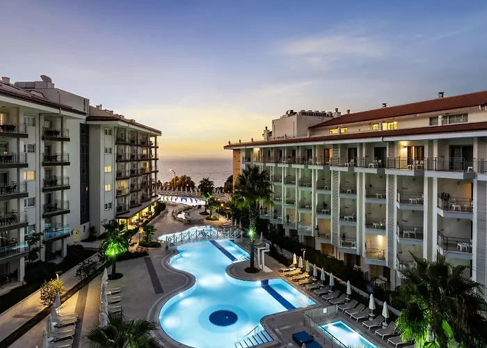 Luxe hotel: Ramada Hotel & Suites By Wyndham Kusadasi