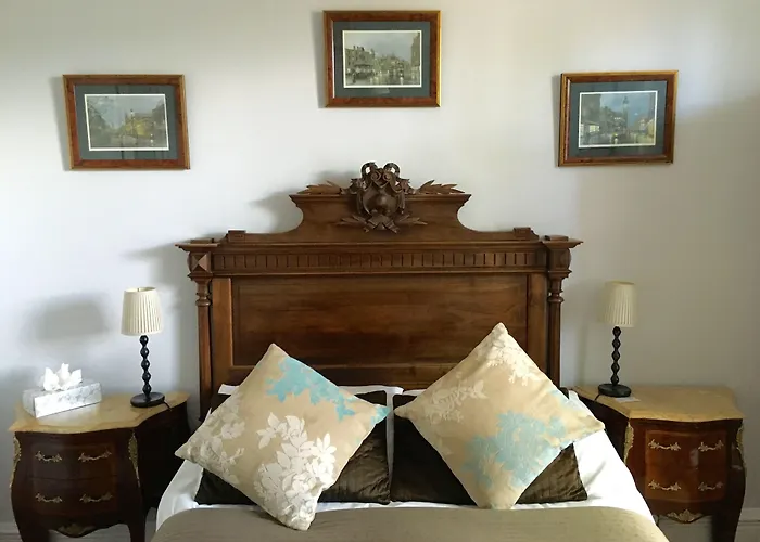 The Alamo Guest House