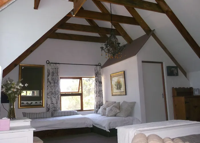 Tniqua Stable Inn