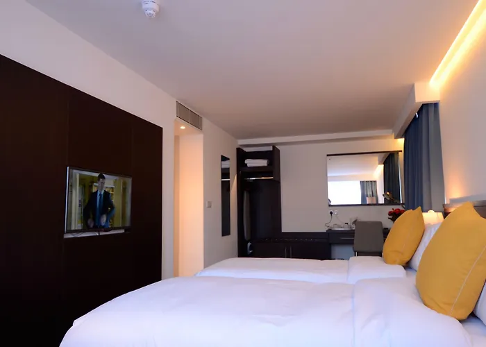 Pelican London Hotel And Residence