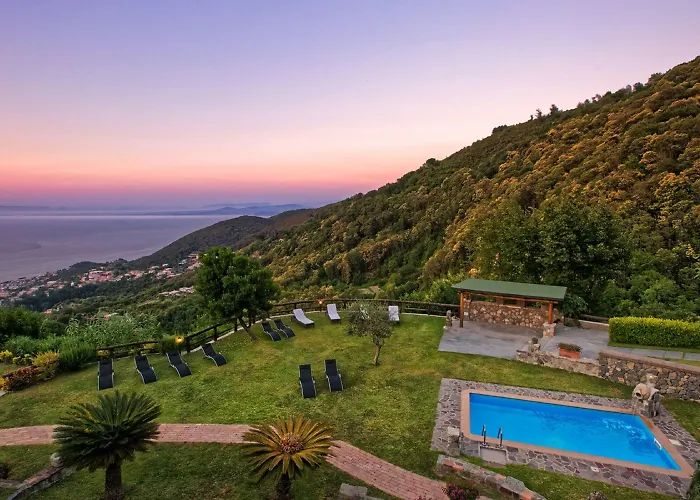 Villa: Agriturismo Pera Di Basso