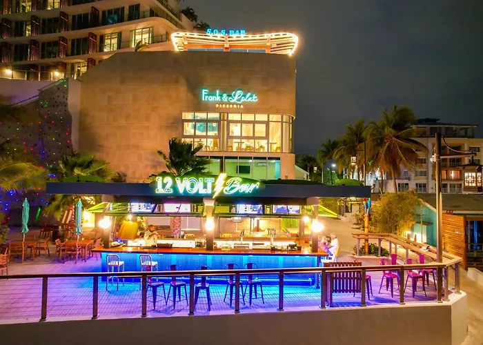 Central hotel: Margaritaville Beach Resort Nassau