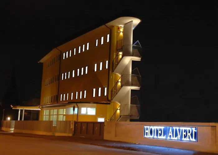 Albergo centrale: Hotel Alverì
