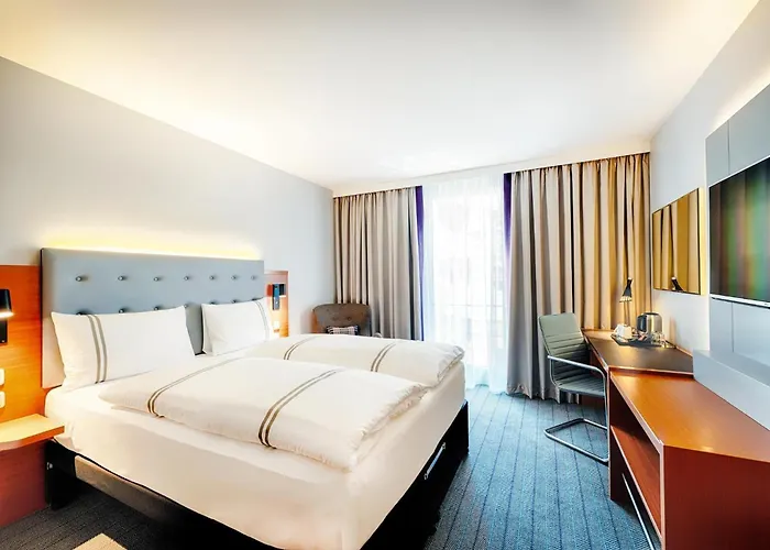 Hotel com tênis: Premier Inn Frankfurt City Europaviertel
