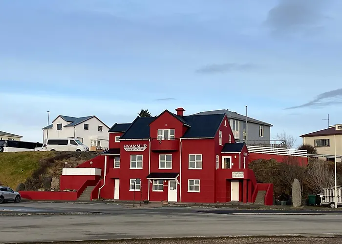 Family resorts Guesthouse Hvammur By The Harbour