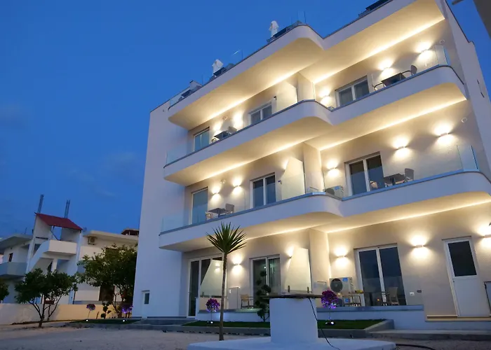 Summer Point Hotel
