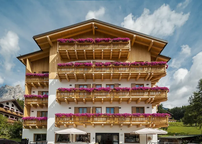 4-Sterne-Hotel: Camina Suite And Spa