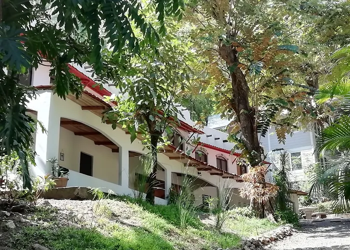 Believe Surf & Yoga Lodge Santa Teresa