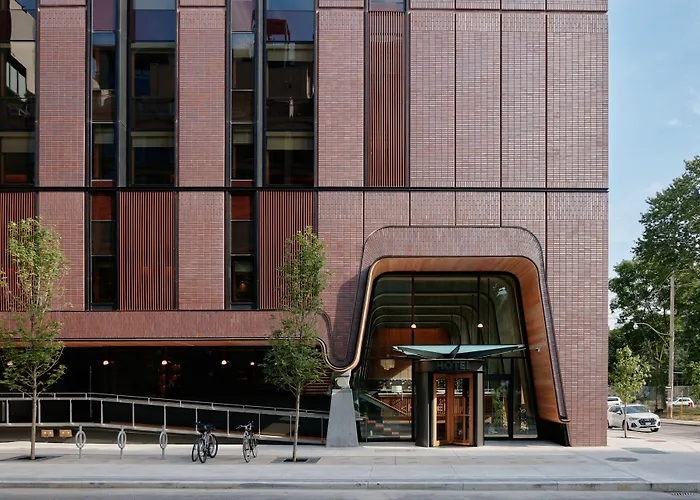 Pet Friendly hotel: Ace Hotel Toronto