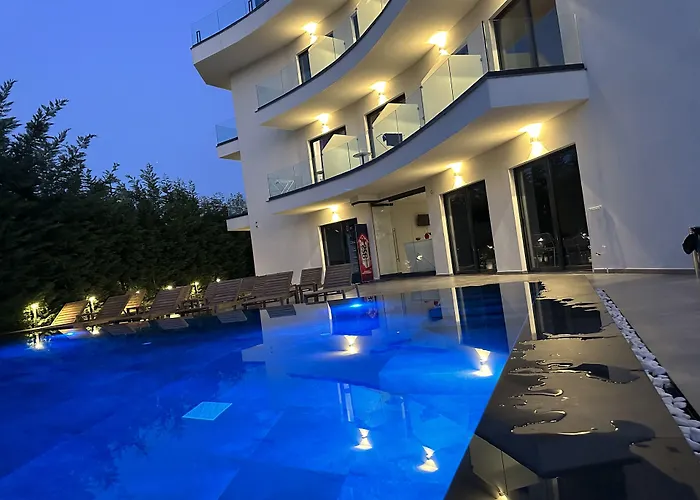 Hotel con piscina: Blue Eye Hotel