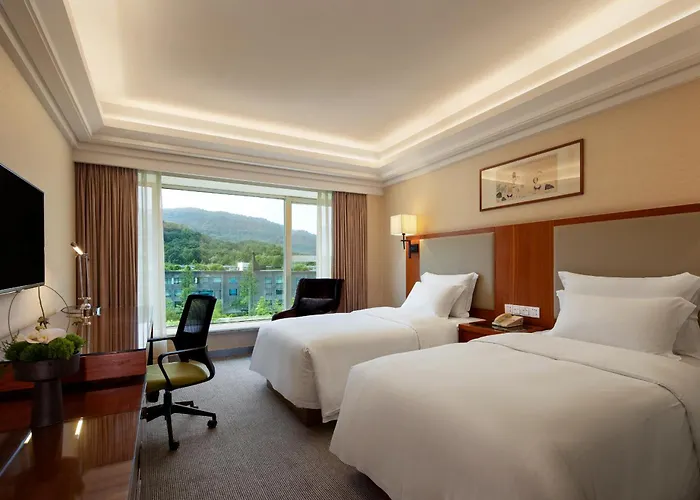 Hotel with Tennis: Zhejiang Narada Grand Hotel