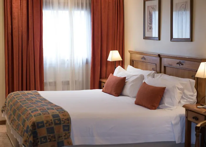 Hotel 3 estrelas: Hostal Del Bosque