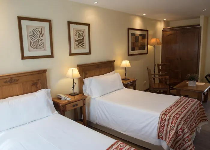 Hotel 3 estrelas: Hostal Del Bosque