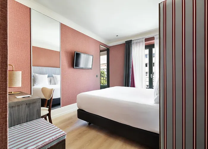 Hotel: One Shot Luchana