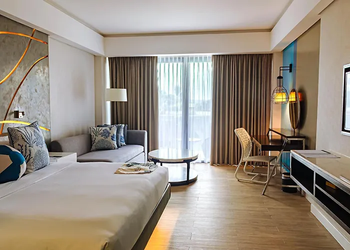Luxury hotel only: The Lind Boracay