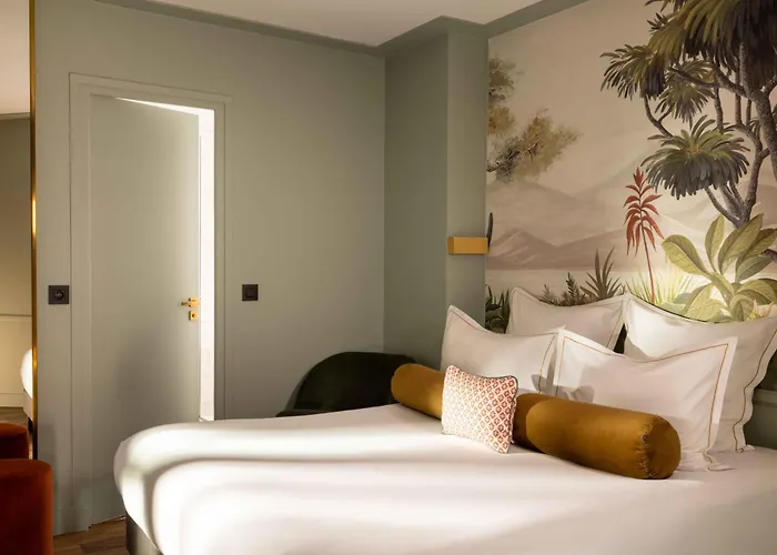 Pet Friendly hotel: Les Jardins Du Luxembourg