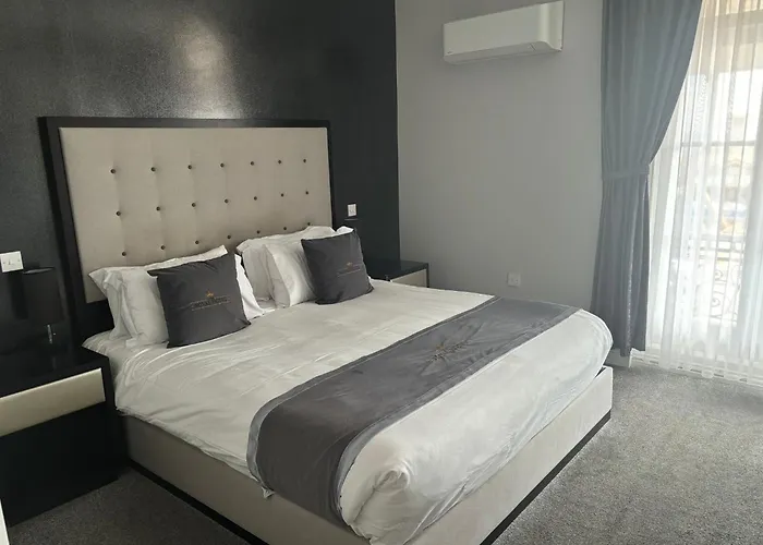 Beach hotel: The Royal Hotel - Clacton On Sea