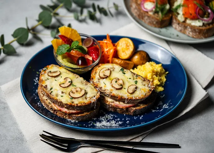 The Lively Tokyo Azabujuban