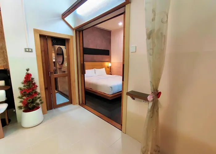 3 star hotel: Cafe'@Luv22