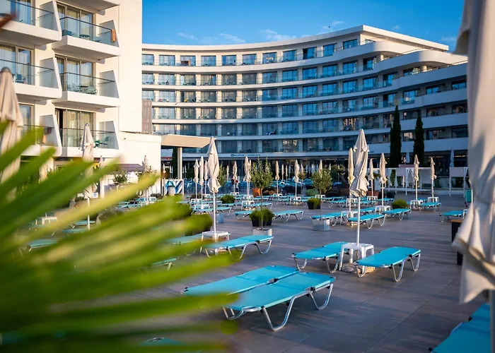 Astoria All Inclusive- Private Beach & Beach Club