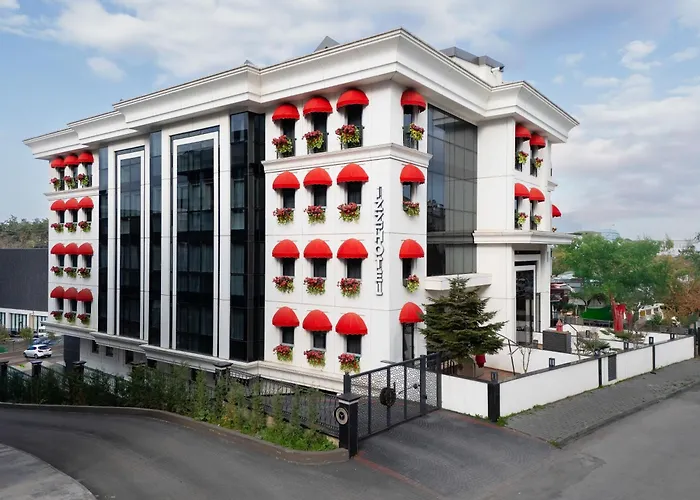 Izz Hotel Kosuyolu