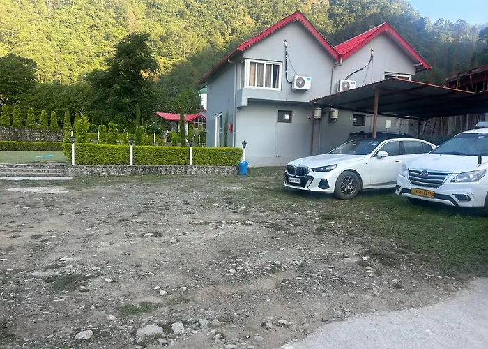 Pet Friendly hotel: Purna Boutique Resort - Luxury Villa