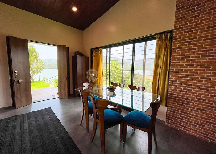 Villa: Waterrock Bhor