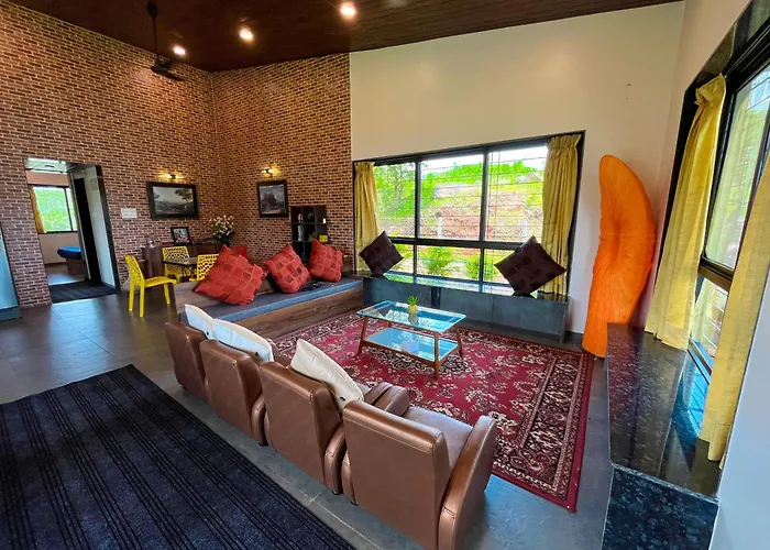 Villa: Waterrock Bhor