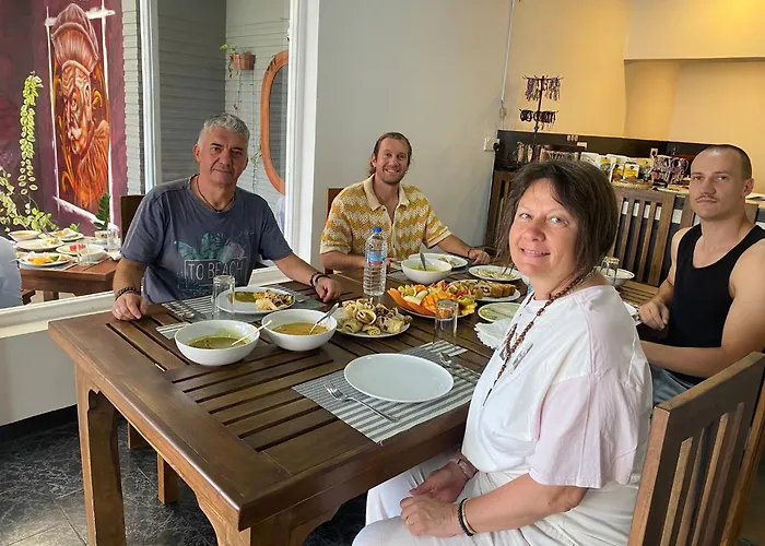 Family resorts Lake Round Guest House