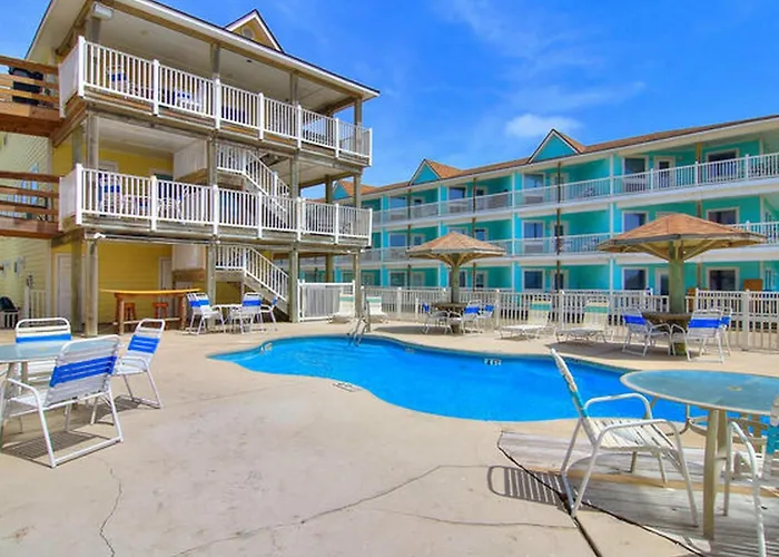Beachgate Condosuites And Oceanfront Resort