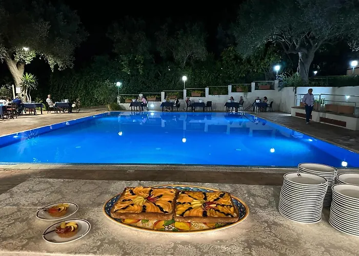 Hotel con piscina: Villaggio Alberghiero Da Pepé