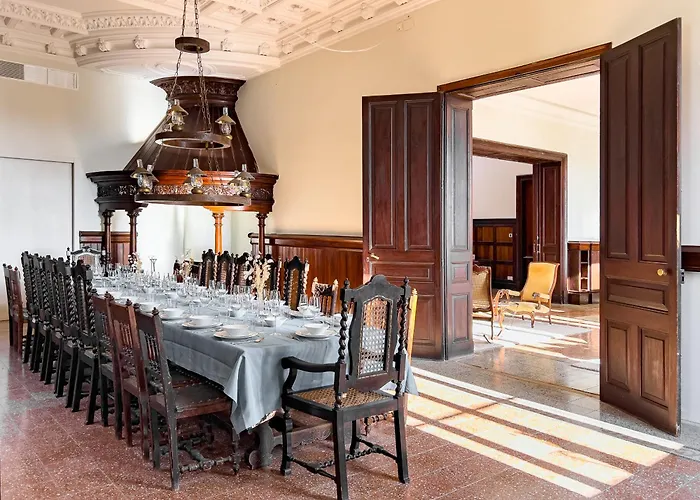 Chalet: Majordoms - Castell De Villavecchia - 20 Pax