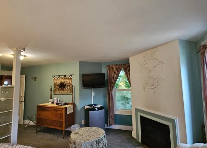 Heartwood Inn