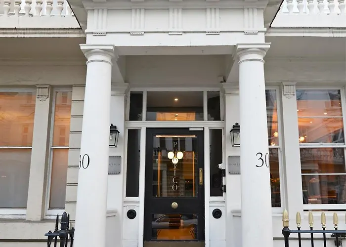 Hotels With Four Stars Portico