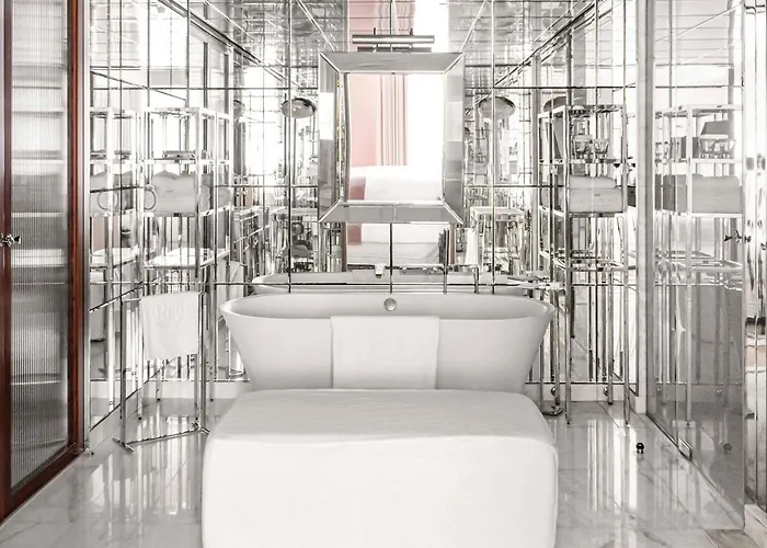 Hotel di lusso: Hotel Le Royal Monceau Raffles Paris