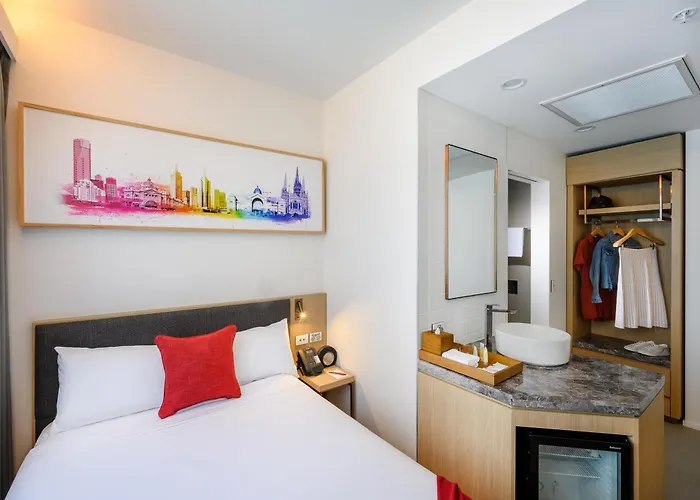 Central hotel: Ibis Melbourne Central