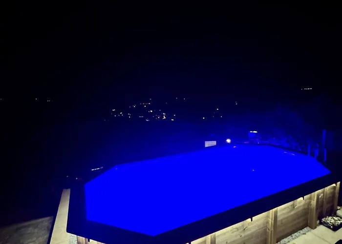 Hotel Con Piscina Il Volo