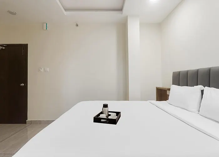 Pet Friendly hotel: Townhouse Dj Grand