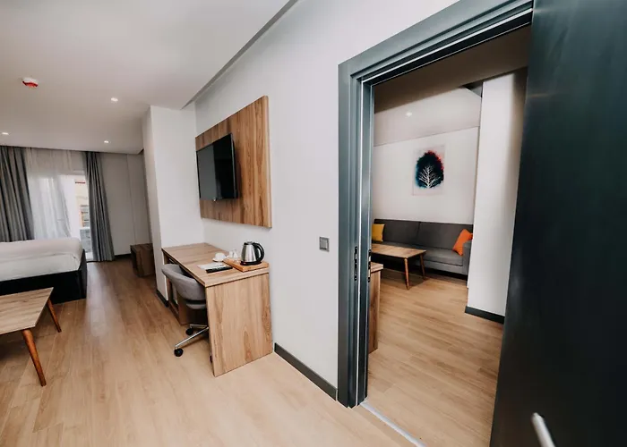 Luxury hotel only: Business Life Hotel & Spa Bakirkoey