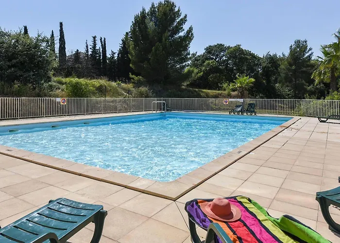 Resort: Comfort Aparthotel Six-Fours